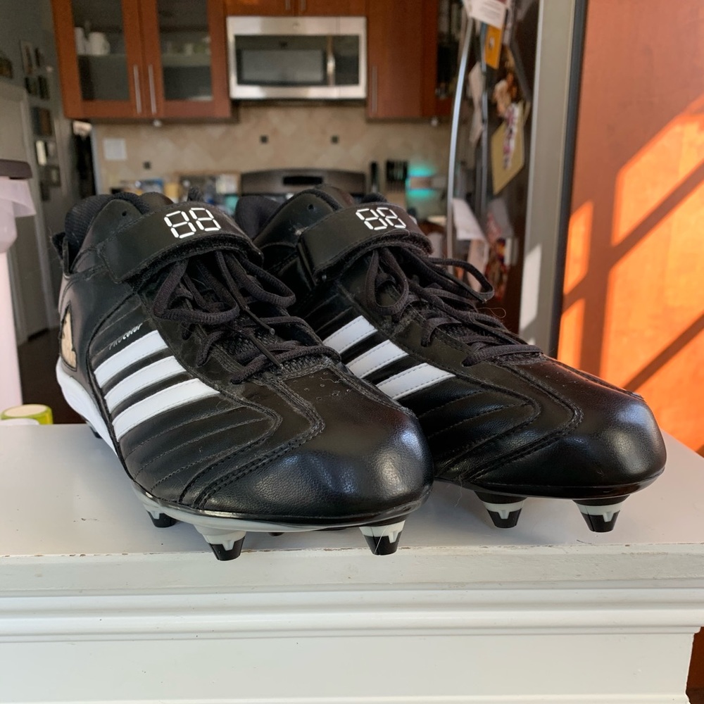 NWOT Adidas Pro Color cleats 🔥
